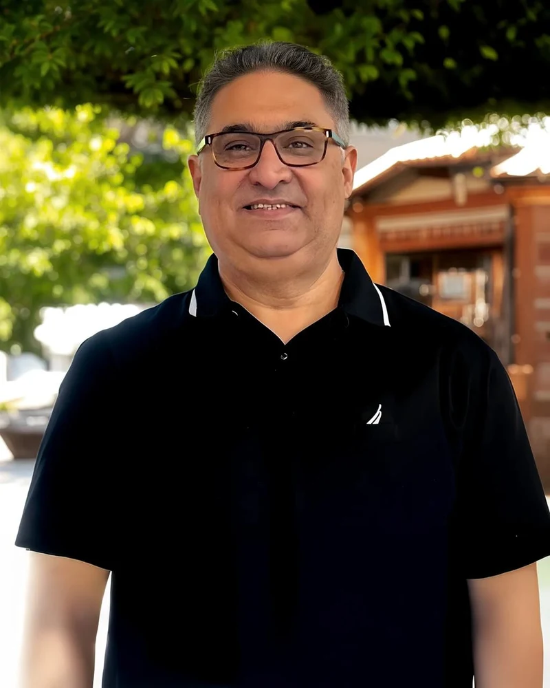Dr Ashish Kakar, Prosthodontics and Dental Implantology